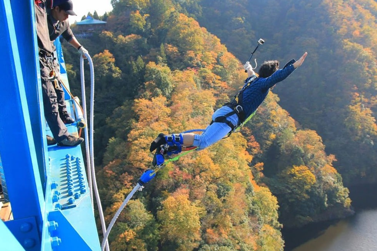 bat-nhay-bungee-tai-vinwonders-nha-trang-anh_-suu-tam Bật nhảy Bungee tại VinWonders Nha Trang (Ảnh_ Sưu tầm)