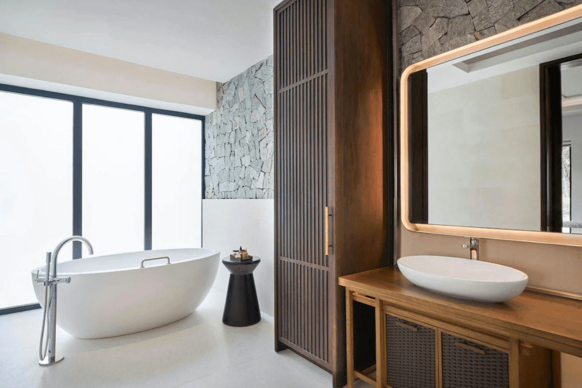 khu-vuc-phong-tam-rong-rai-tai-resort-anh_-suu-tam Khu vực phòng tắm rộng rãi tại Resort (Ảnh_ Sưu tầm)