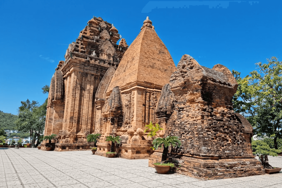 Kiến trúc Chăm Pa cổ tại Tháp Bà Ponagar (Ảnh_ Sưu tầm)