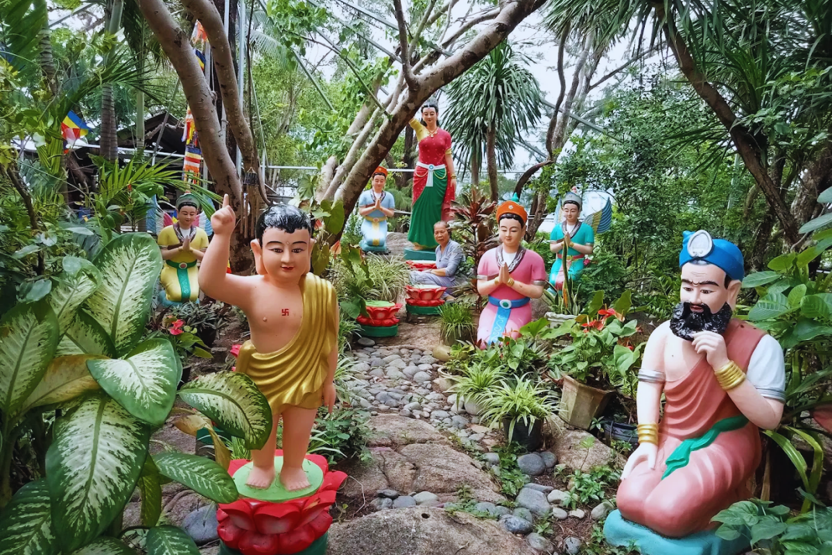 loi-di-trong-chua-tu-ton-anh-_-suu-tam Lối đi trong chùa Từ Tôn (Ảnh _ Sưu tầm)