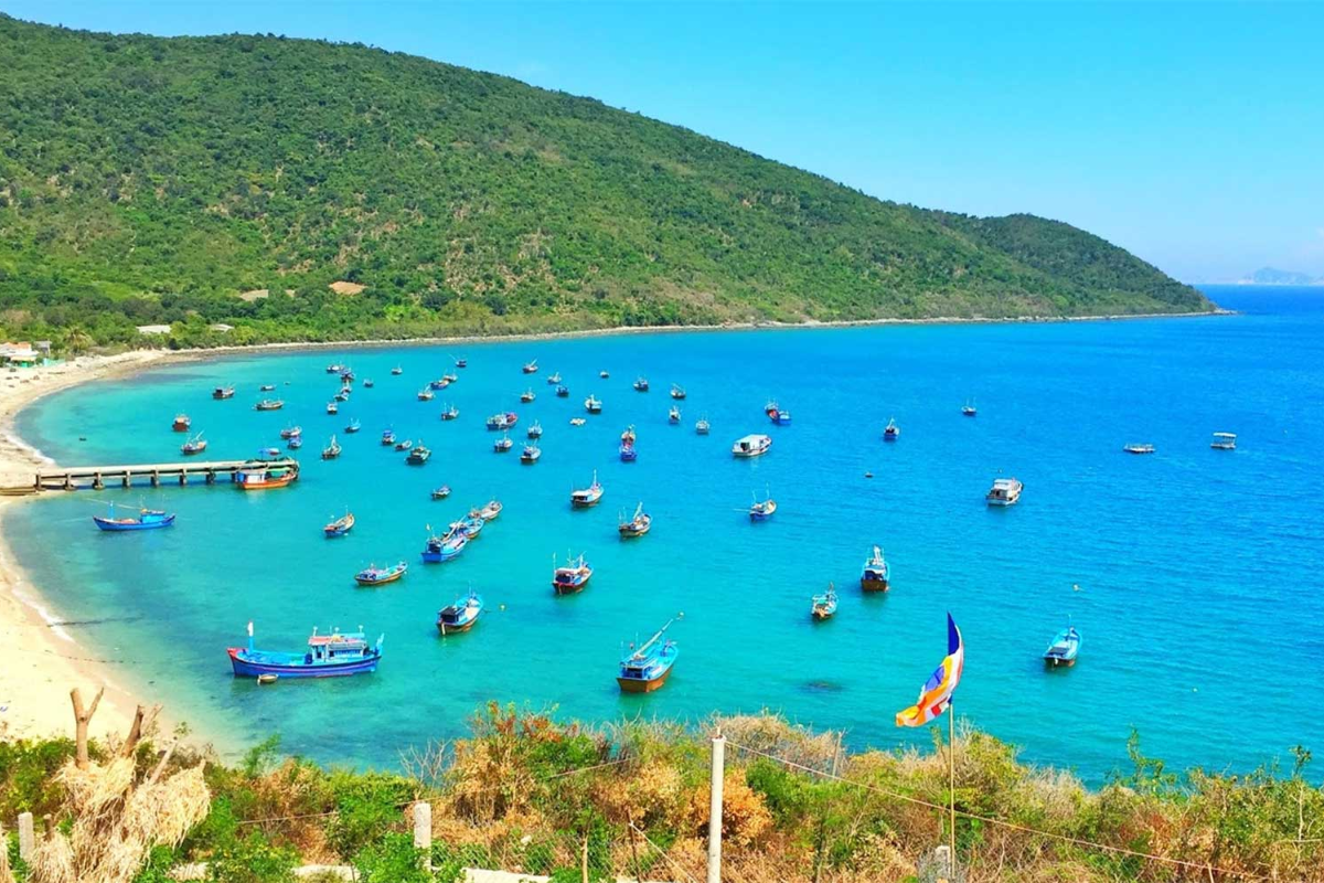 ve-dep-hoang-so-cua-vinh-van-phong-diem-den-nha-trang-cho-cac-cap-doi-yeu-kham-pha-anh_-suu-tam Vẻ đẹp hoang sơ của Vịnh Vân Phong, điểm đến Nha Trang cho các cặp đôi yêu khám phá (Ảnh_ Sưu tầm)